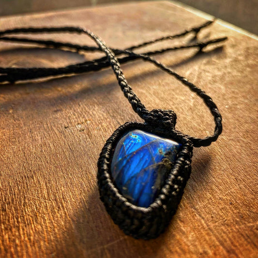 Macrame Labradorite Talisman